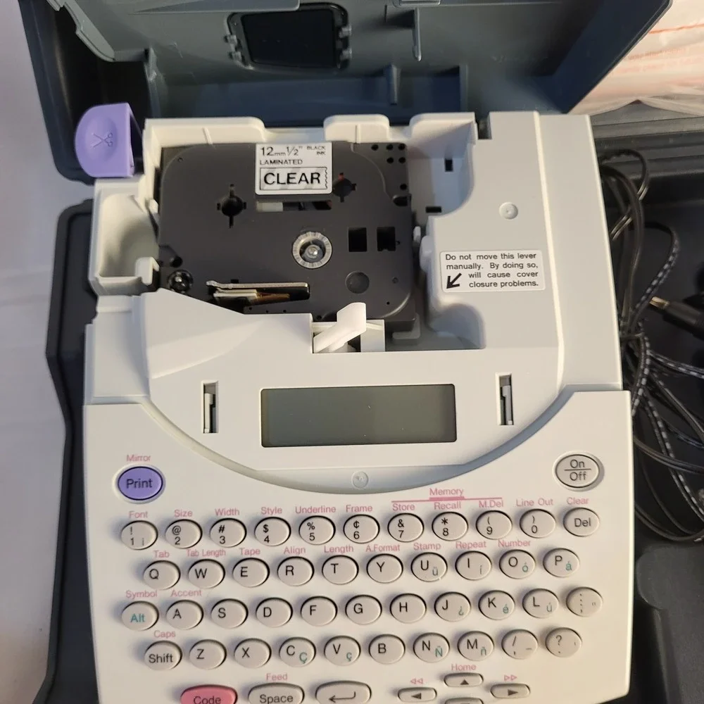 Brother PT-1800/1810 Label Maker + Hard Case